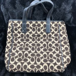 Coach logo purse well loved